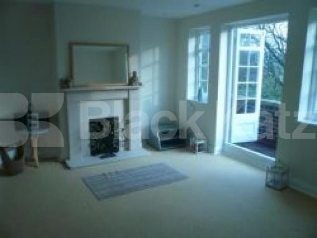 			2 Bedroom, 1 bath, 1 reception Flat			 Lyttleton Road, EAST FINCHLEY
